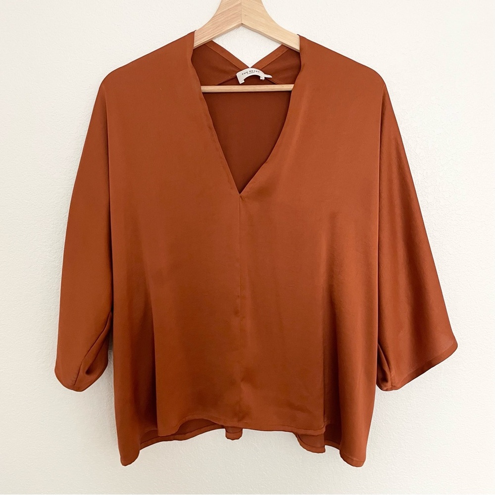 The Reset The Satin V Pullover, size medium